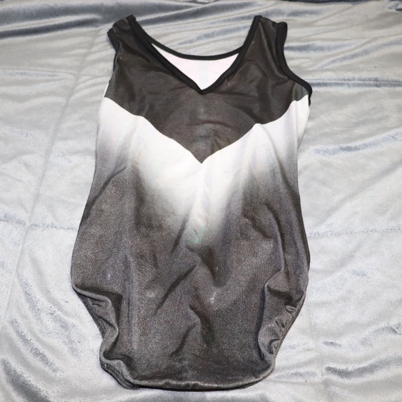 GK Elite Gymnastics Leo - Picture 2 of 2